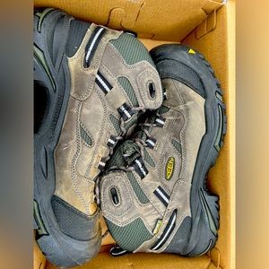 Keen Workboots size 11.5 Steeltoe worn once! Tread in excellent condition